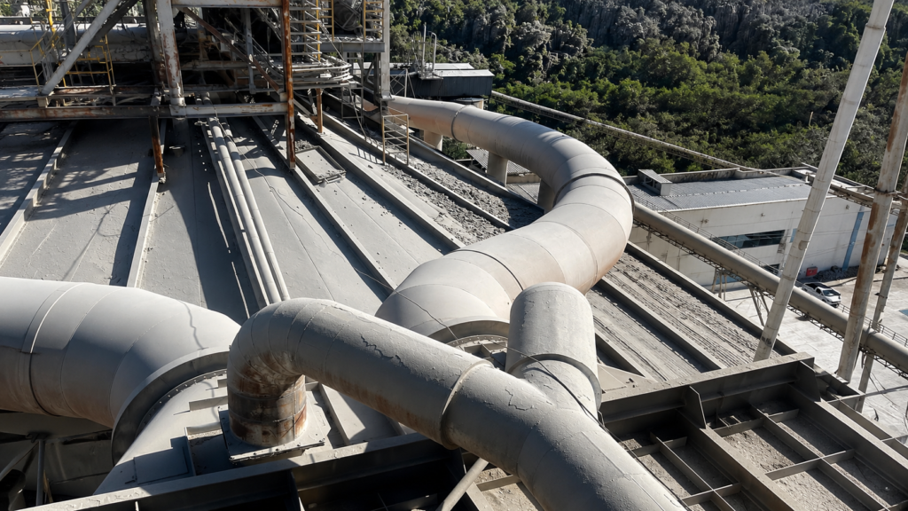 Tubulações e dutos industriais de grande diâmetro em área externa