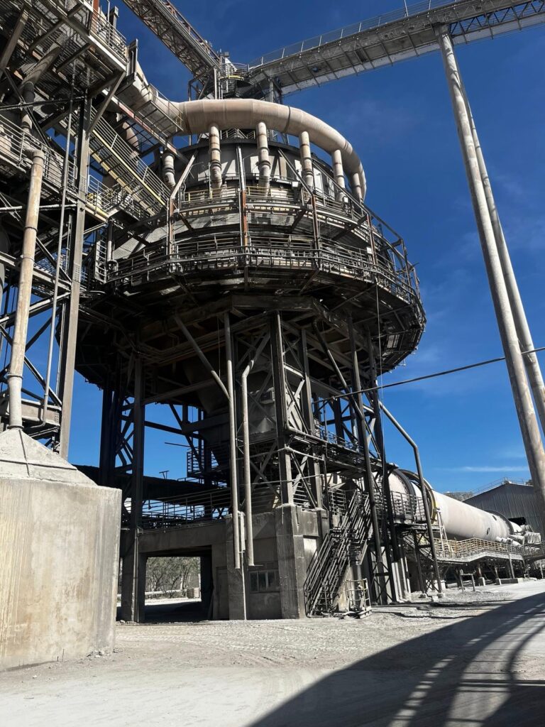 Tubulações e dutos industriais de grande diâmetro em área externa